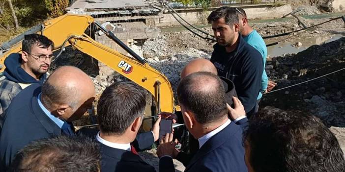 Bayburt'ta taş Köprü yıkıldı! DSİ yenisini yapacak