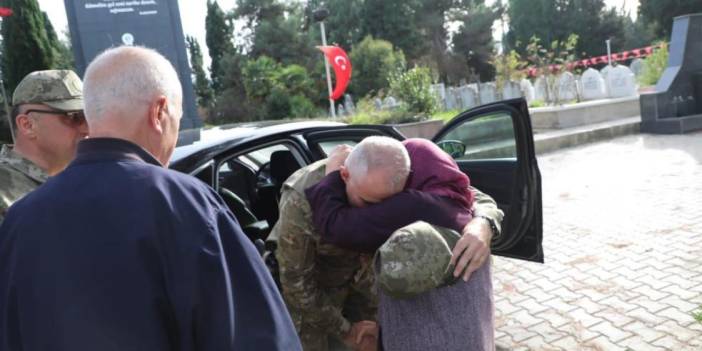 Komutanın samimi davranışı sonrası şehit annesi duygulandı