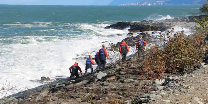 Rize'de odun toplamaya giden kadının arama çalışmaları sürüyor