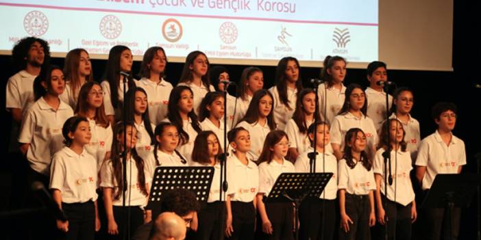 Samsun BİLSEM Çocuk ve Gençlik Korosu'ndan 12 dilde konser
