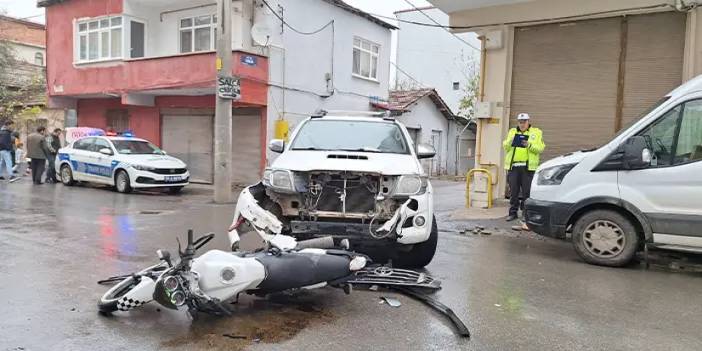 Samsun'da kamyonetle motosiklet çarpıştı! Sürücü yaralandı