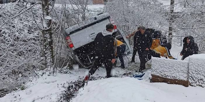 Ordu'da kar yağışı kaza getirdi! Kamyonet bahçeye uçtu