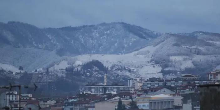 Ordu'da kar yağışı etkili oldu: Yüksek kesimler beyaza büründü