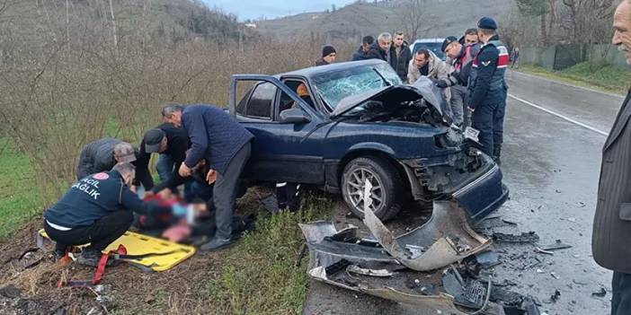 Ordu'da 2 otomobil birbirine girdi! 3 kişi yaralandı