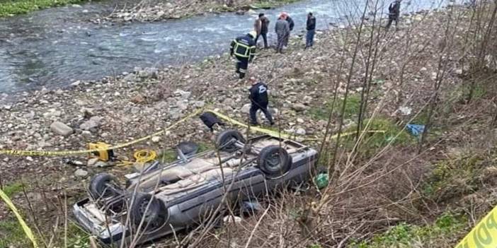 Ordu'da hakimiyetini kaybeden sürücü dereye uçtu! 3 yaralı