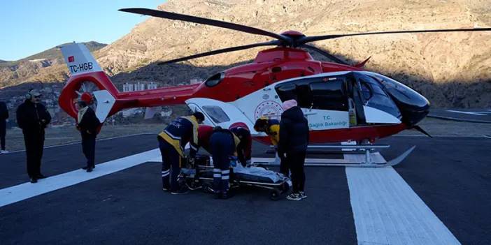 Gümüşhane'de ambulans helikopter minik Erva Asel için havalandı