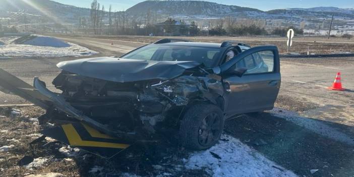 Giresun'da iki otomobil çarpıştı! 3 yaralı