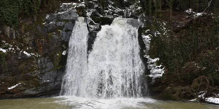 Trabzon'daki Canikdere Şelalesi turistlerin vazgeçilmezi