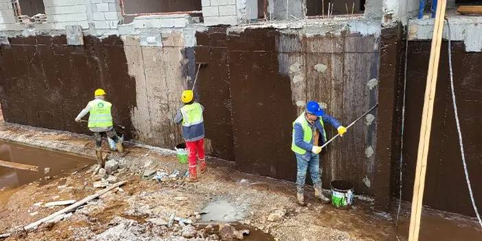 Trabzon'dan gitti! Gece gündüz depremzedelerin konutları için çalışıyor