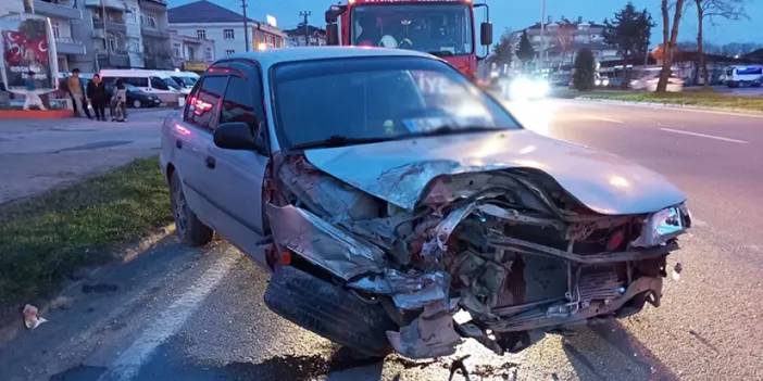 Samsun'da tıra çarpan otomobilin sürücüsü yaralandı