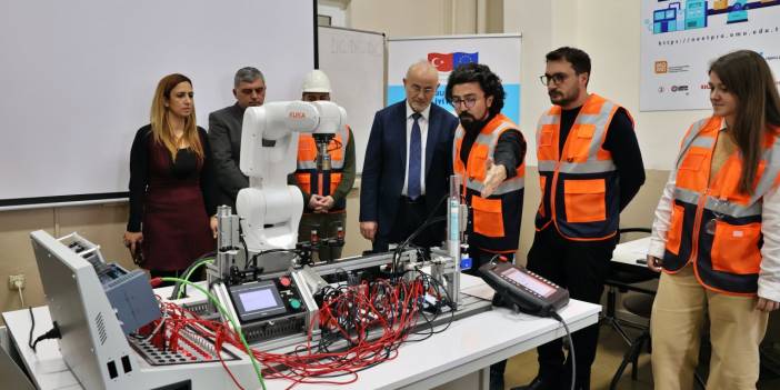 Samsun'da sanayinin ihtiyaç duyduğu ara elemanları yetiştiriyor