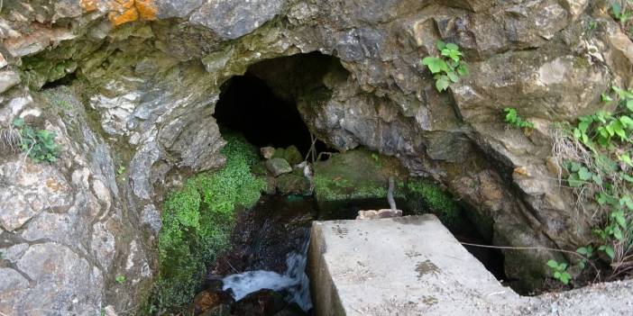 Giresun'da kayalardan çıkan su yöreye hayat veriyor