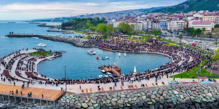 Trabzon'da büyük gençlik şöleni! Başkan Genç merak edilen soruyu cevapladı "Kasamızdan tek kuruş çıkmadan...”