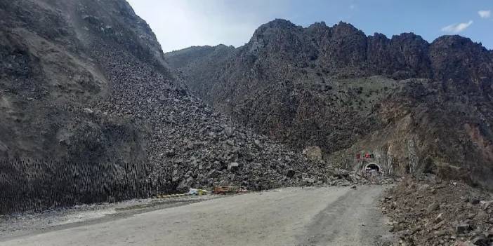 Artvin-Erzurum kara yolu kontrollü olarak açıldı