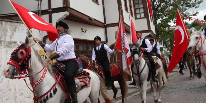 Samsun'da 105. yıla özel atlı sporlar gösterisi