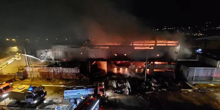 Samsun'da fabrikada yangın! Vali Tavlı ve Başkan Doğan olay yerinde