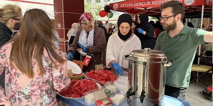 Artvin'de öğrencilerden Filisten'e destek kermesi