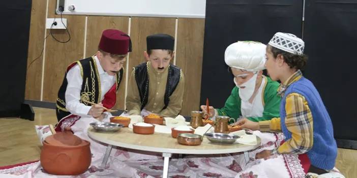 Trabzon'da bilim sanat merkezi öğrencileri Nasreddin Hoca'yı canlandırdı