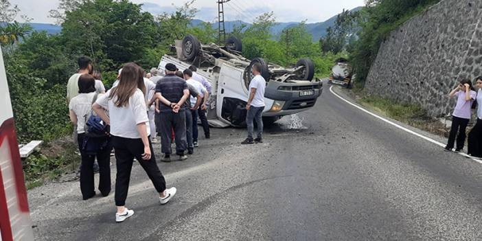 Takla atan mobilya yüklü kamyonetten yara almadan kurtuldular