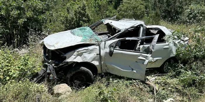 Balıkesir'de bayram zehir oldu: Şarampole uçan araçtaki 2 kişi hayatını kaybetti