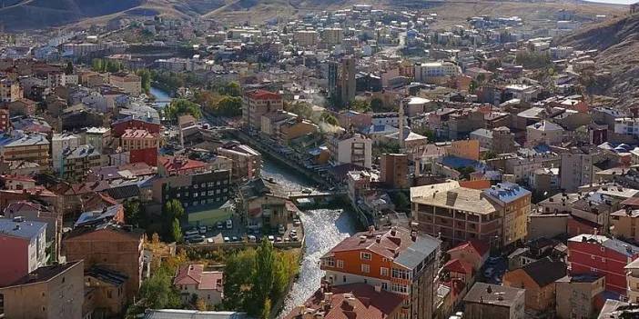 Bayburt'ta kurbanını kesen kasaba koştu