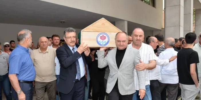 Trabzon'da Erdoğan Beder'in babası son yolculuğuna uğurlandı!