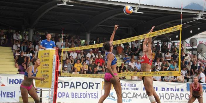 Artvin’de plaj voleybolu heyecanı