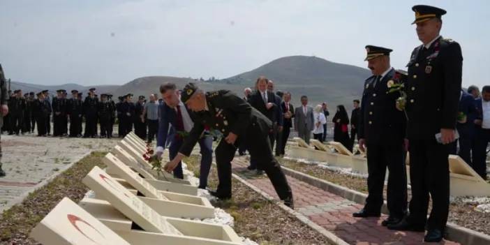 Bayburt’ta şehitler dualarla anıldı