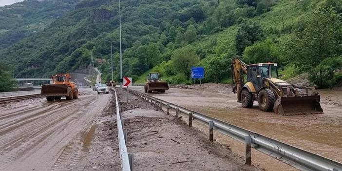 Trabzon'da sağanak yağış! 3 ilçede etkili oldu