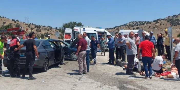 Burdur'da iki araç çarpıştı! 1'i ağır 10 yaralı