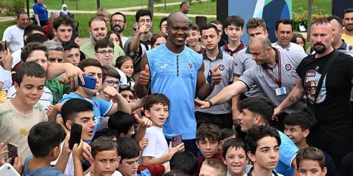 Trabzonspor'da Nwakaeme taraftarlara bir araya geldi