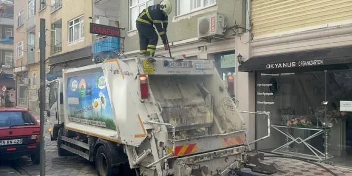 Samsun'da çöpe atılan kül çöp kamyonunu yaktı