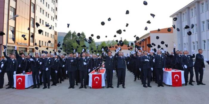 Bayburt'ta polis adayları mezuniyet sevinci yaşadı