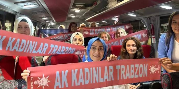 AK Parti Trabzon Kadın Kolları zafer kutlamasında