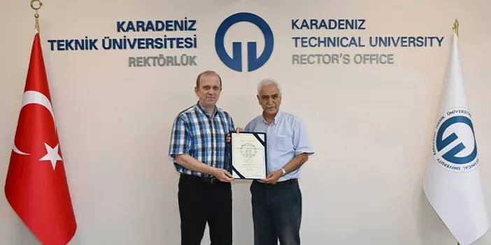 Trabzon'da üniversite mezunu 54 yıl sonra diplomasına kavuştu