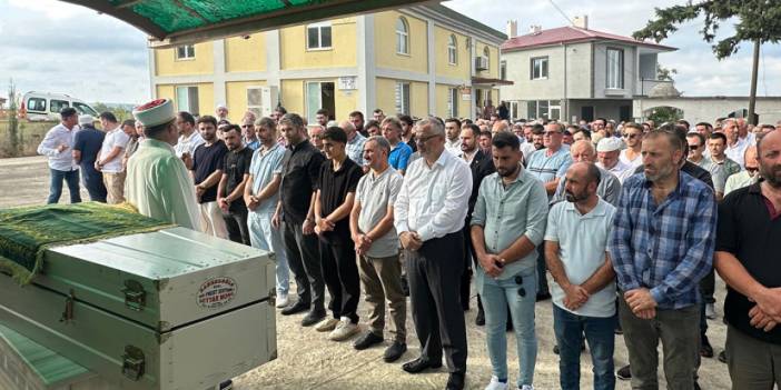 Samsun'da kuyu açarken toprak altında kalan iki işçiden biri toprağa verildi