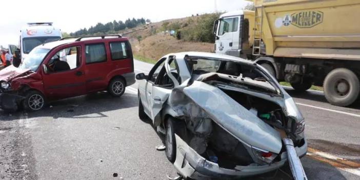 Samsun’da hafif ticari araç ile otomobil çarpıştı! Yaralılar var