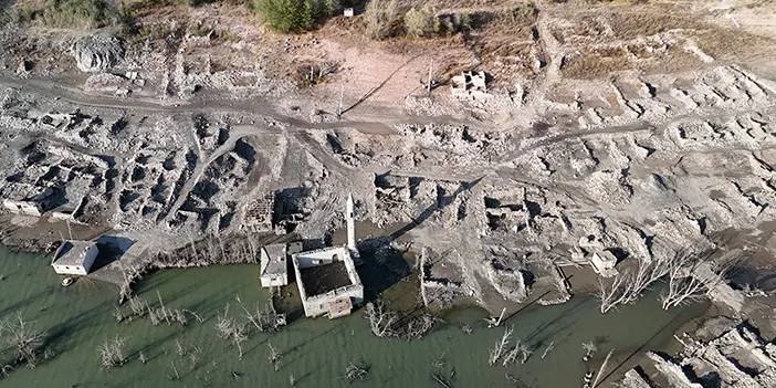 Sivas'ta sular altında kalmış tarihi köy yeniden gün yüzüne çıktı!