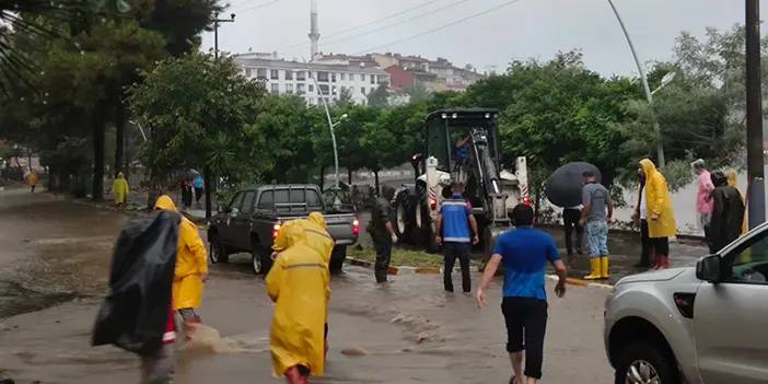 Giresun'da hayat durma noktasına geldi! Yağmur etkisini gösterdi.