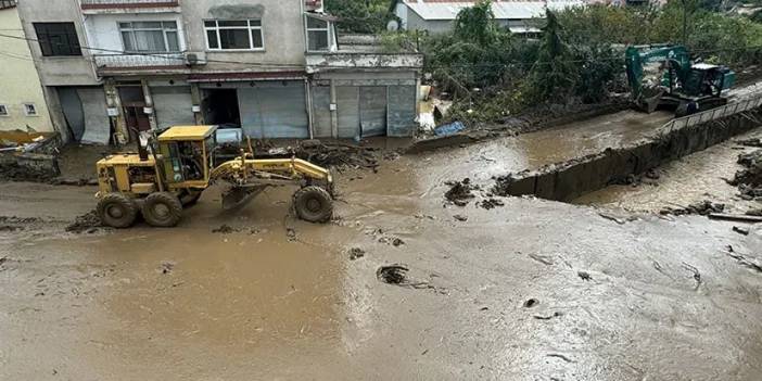 Trabzon Sürmene'de sel vatandaşların yaşadıkları yerleri bu hale getirdi!