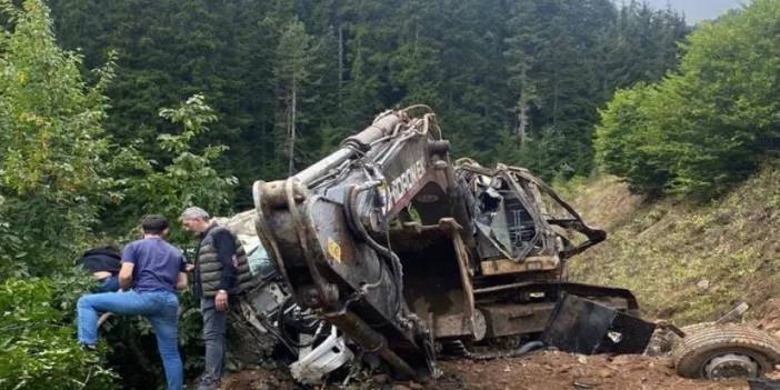 Artvin'de feci kaza! Kamyon uçurumdan düştü: 2 ölü