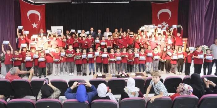 Samsun’da başarılı öğrencilere ödül