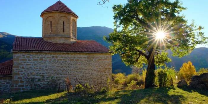 Gümüşhane İmera Manastırı sonbahar güzelliği ile büyülüyor