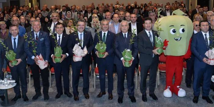 Yomra Elması fidanları toprakla buluştu! “Kendi ürünümüze sahip çıkmalıyız”