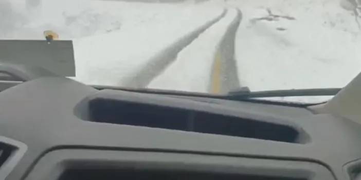 Artvin’de kar ulaşımı vurdu! Yol kapandı