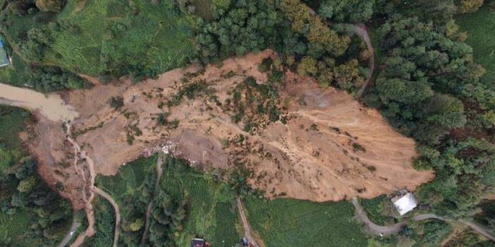 Rize'de heyelan: Derecik köyünde oluşan gölet havadan görüntülendi