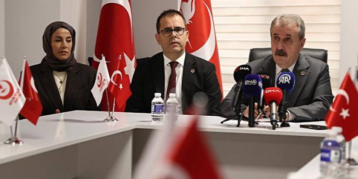 BBP lideri Destici: "FETÖ ile mücadele rehavete düşmemeli"