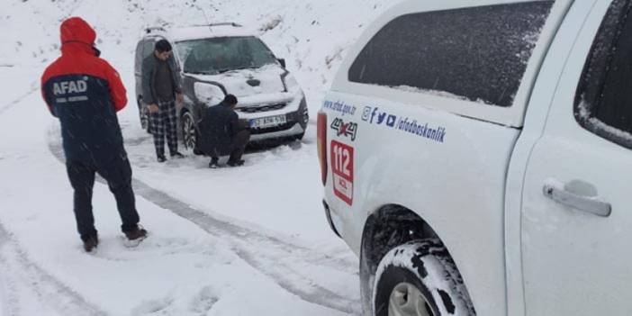 Giresun'da karda mahsur kalan 7 kişi kurtarıldı