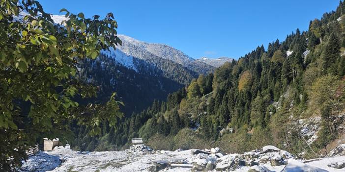 Rize'de yaylalar beyaz örtüyle kaplandı