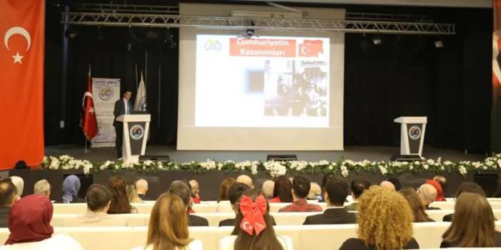 Avrasya Üniversitesi’nden Cumhuriyet konferansı